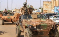 Retrait des troupes françaises du Niger : Le Coq gaulois s’en va la queue en berne